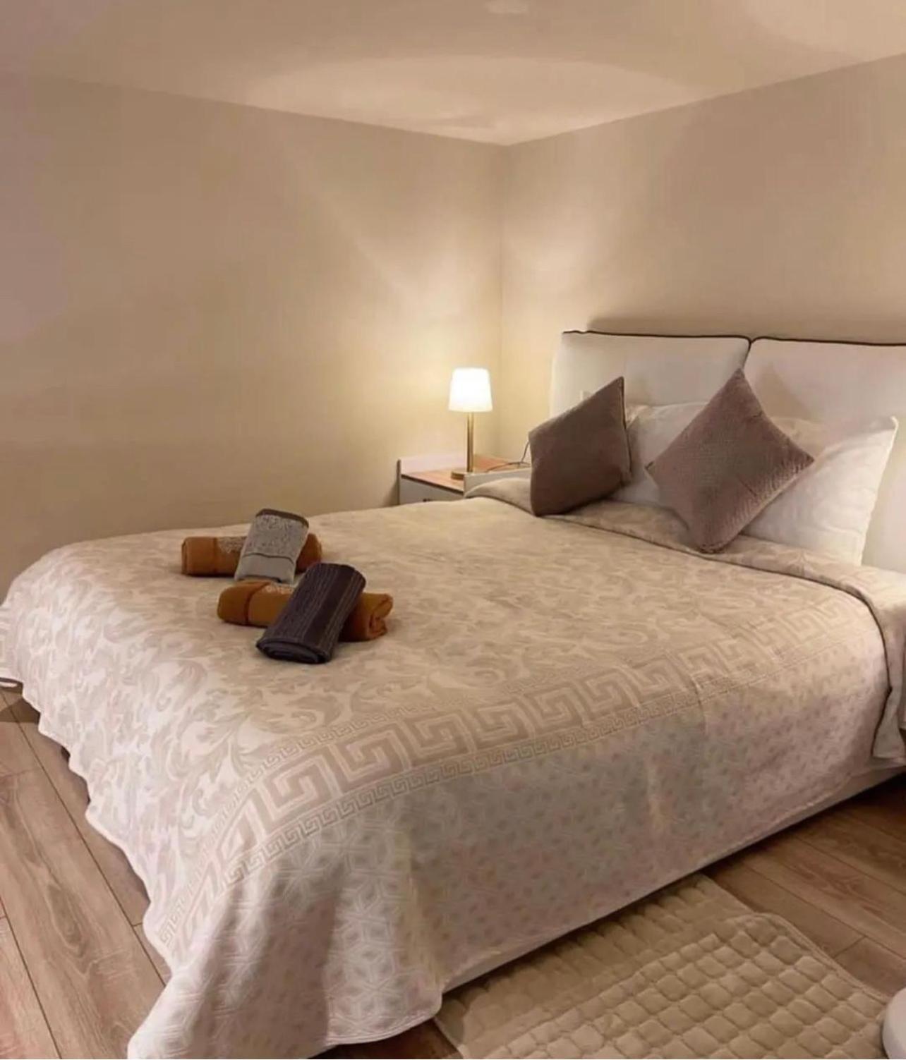 Lovely Apartment In Pogradec City With A Lake View Kültér fotó